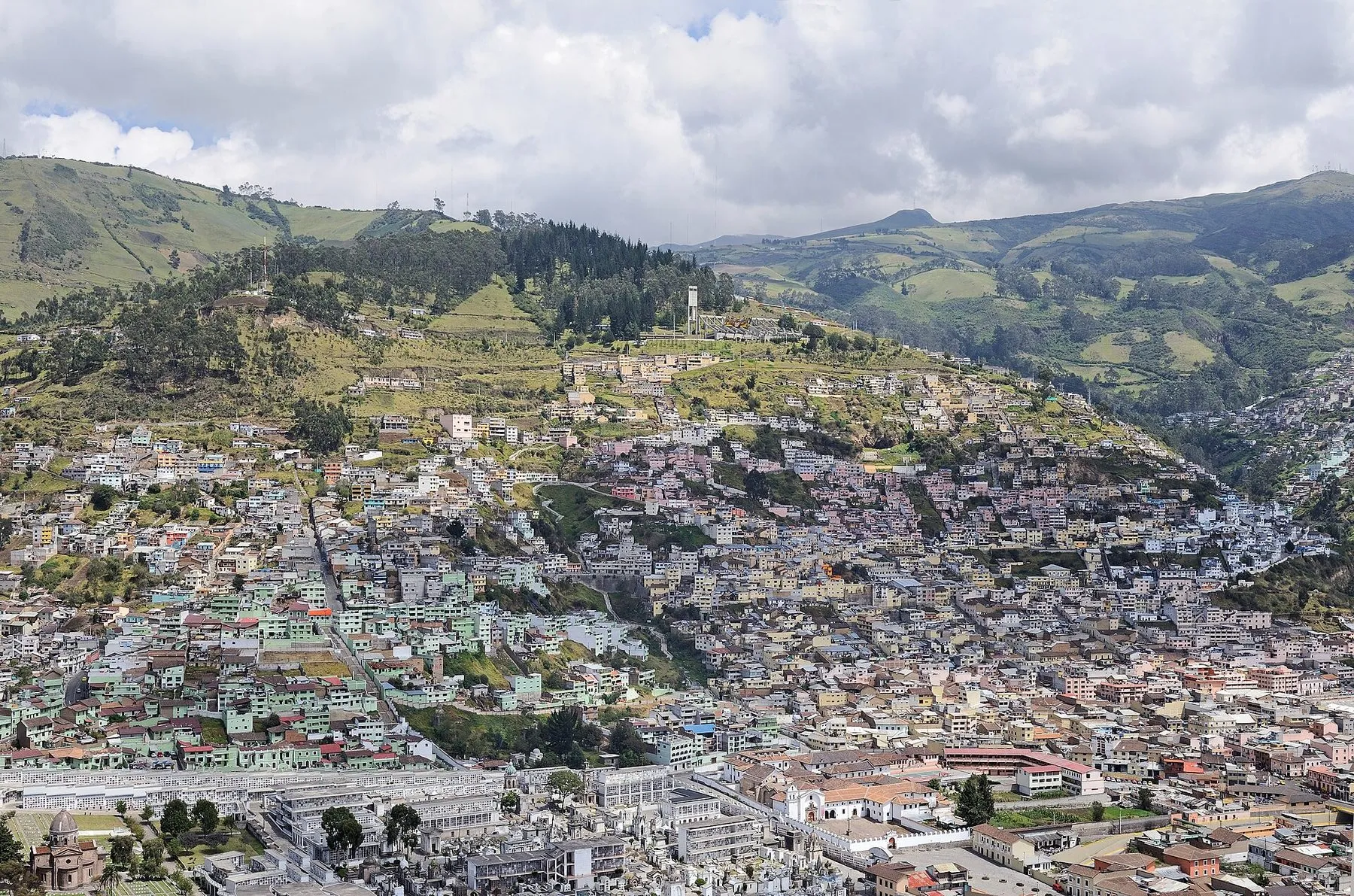 The Virgen del Panecillo above Quito, with the city spread out below